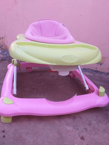 Carrinho de paseo andador e BB conforto vendo os três - Foto 6