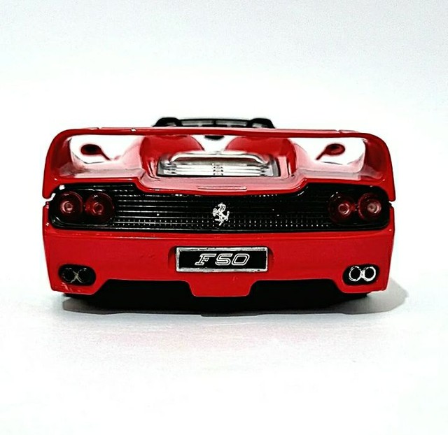 Miniatura Ferrari F50 escala 1/18 Maisto  - Foto 3