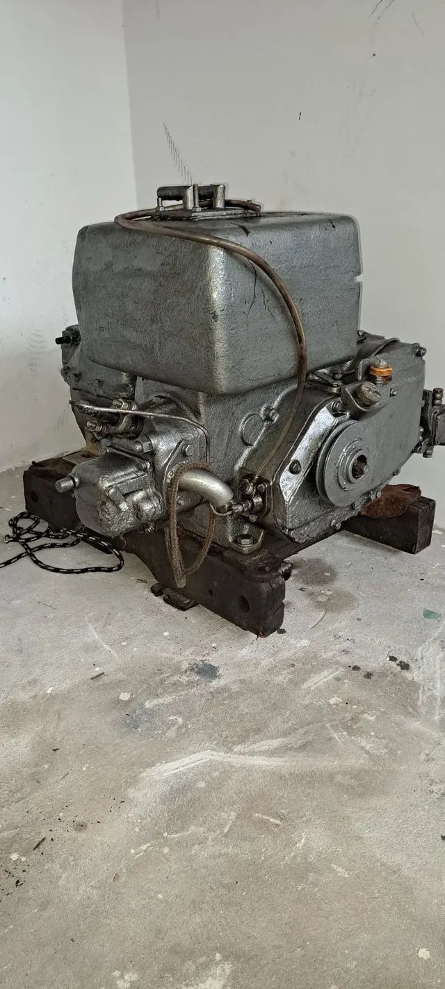 Motor estacionário YANMAR NS B18 de centro para barco com reversor o pecas diversas  - Foto 2