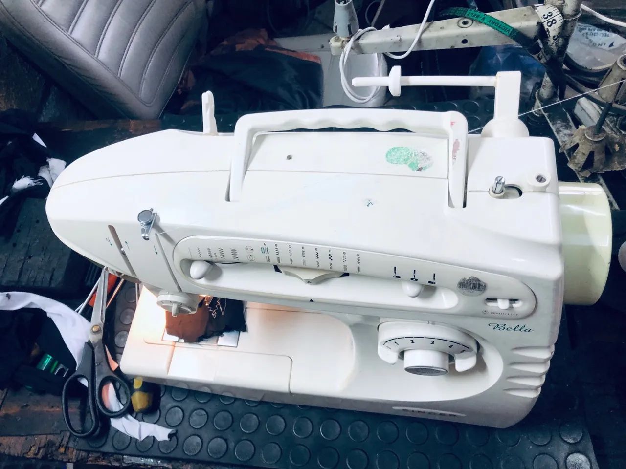 Máquina de Costura Singer Bella - Foto 5