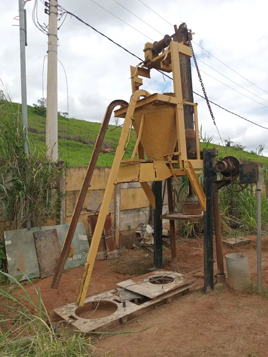 Máquina para fabricacao de tubos de concreto manilhas ,PMT 1500 menegotti