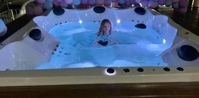SPA COPACABANA 7 LUGARES COM HIDROMASSAGEM E AQUECEDOR  - Foto 3