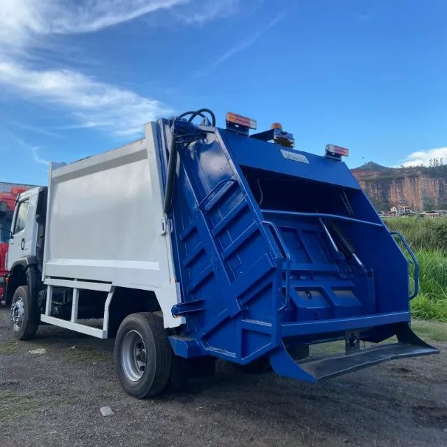 Caminhão VW 17280 Constellation - Ano 2016 - C/ Compactador - Foto 4