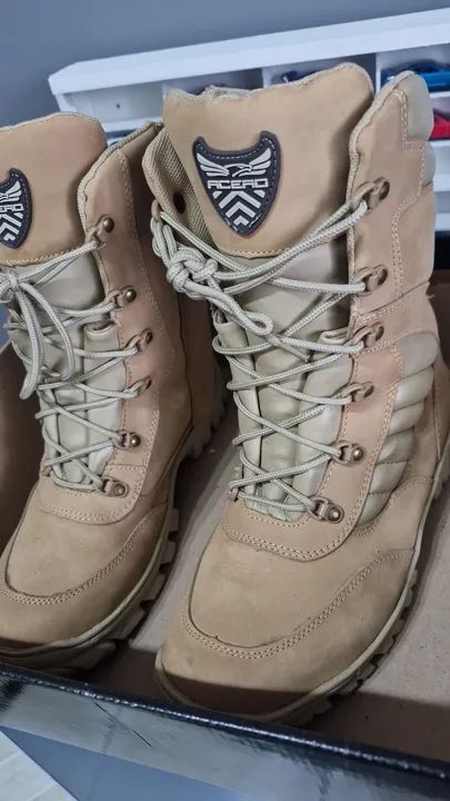 Botas de Couro Cano Alto coturno Acero 40 - Foto 2