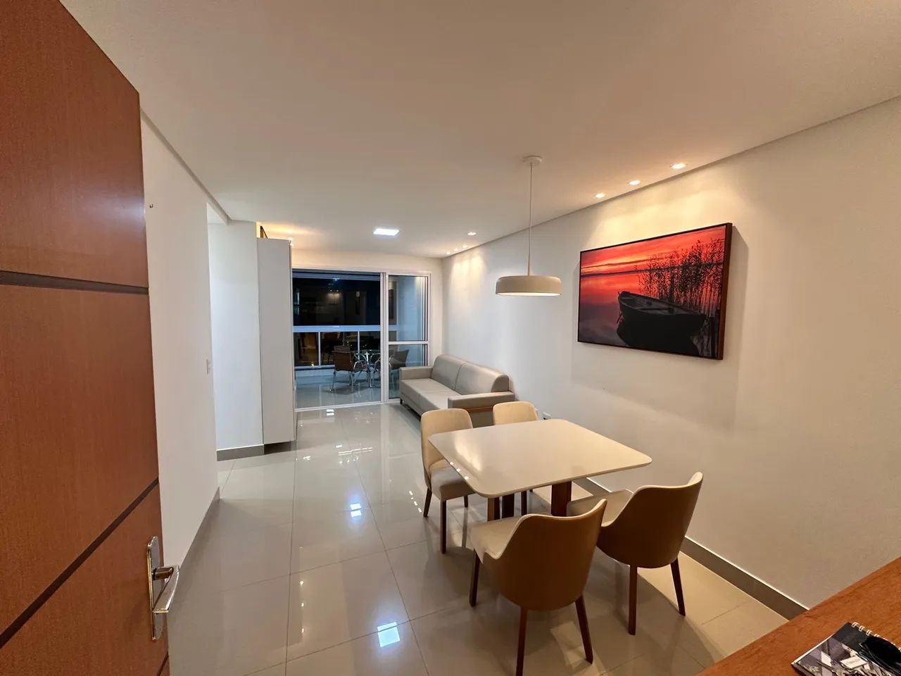 AP  temporada centro Guarapari 3 quartos com Ar 2 vagas de garagem