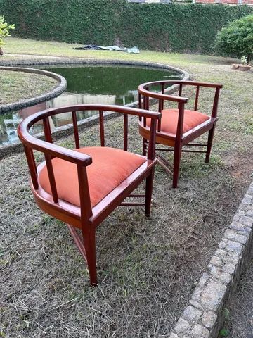Cadeiras em mogno maciço 