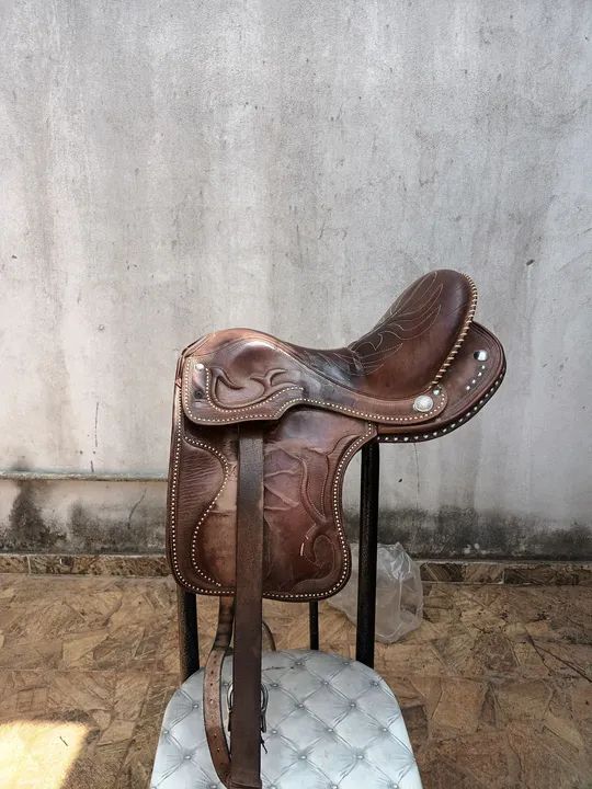 Sela de Montaria em Couro profissional com loro