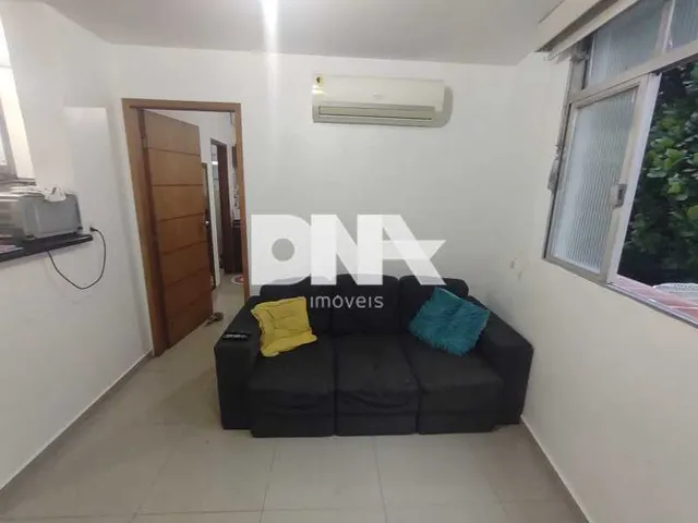 Apartamento - / Residencial / Copacabana