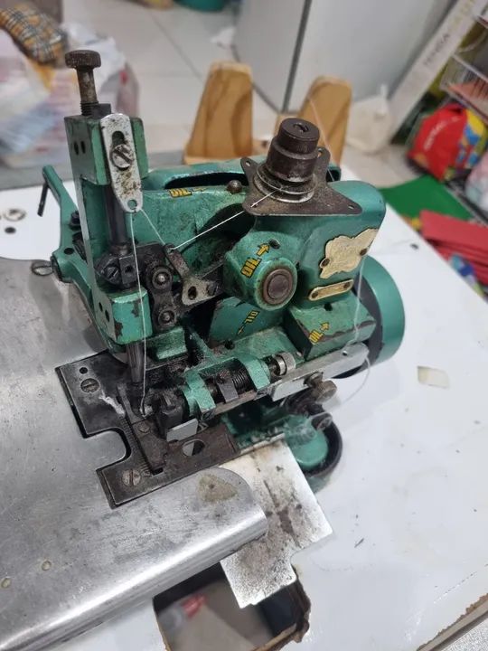 Máquina de Costura Overlock semi Industrial