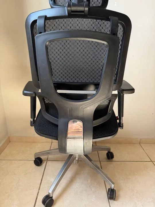 Cadeira de Escritório Giratória com Rodinhas - Foto 4