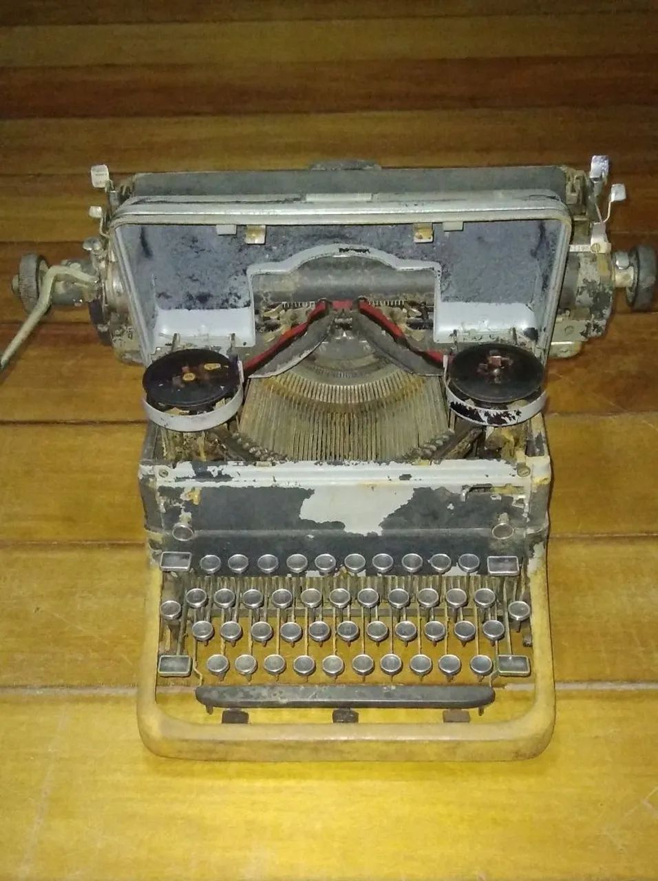 Máquina de Escrever Royal Antiga - Colecionador - Foto 3