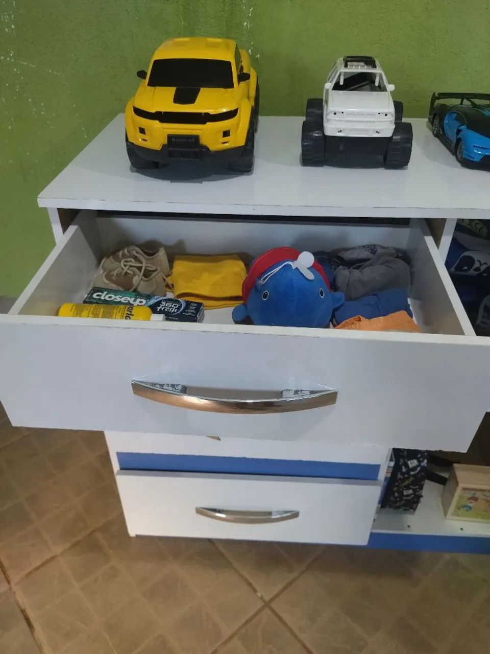 Cômoda branca com gavetas e armário - Foto 5