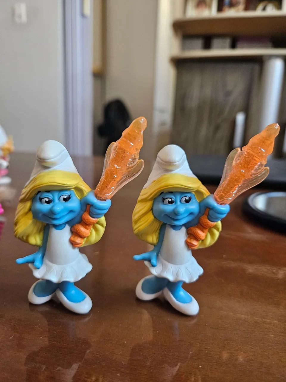 2 smurfette em miniatura 