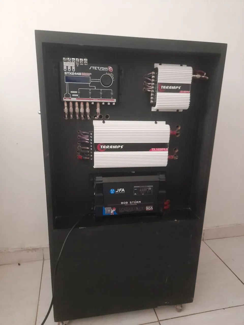 Vendo Caixa residencial - Aparelhos de Som - Samambaia Sul