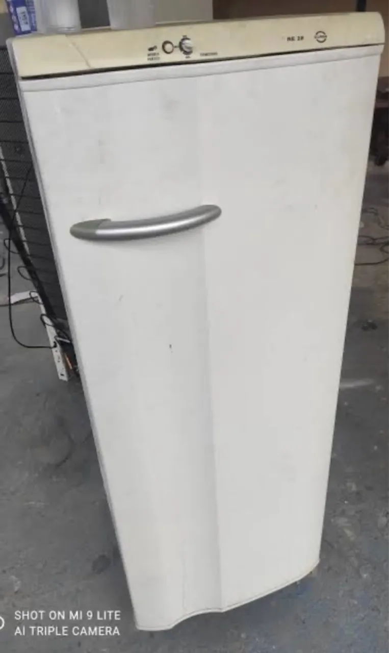 Geladeira Antiga - Modelo Retrô