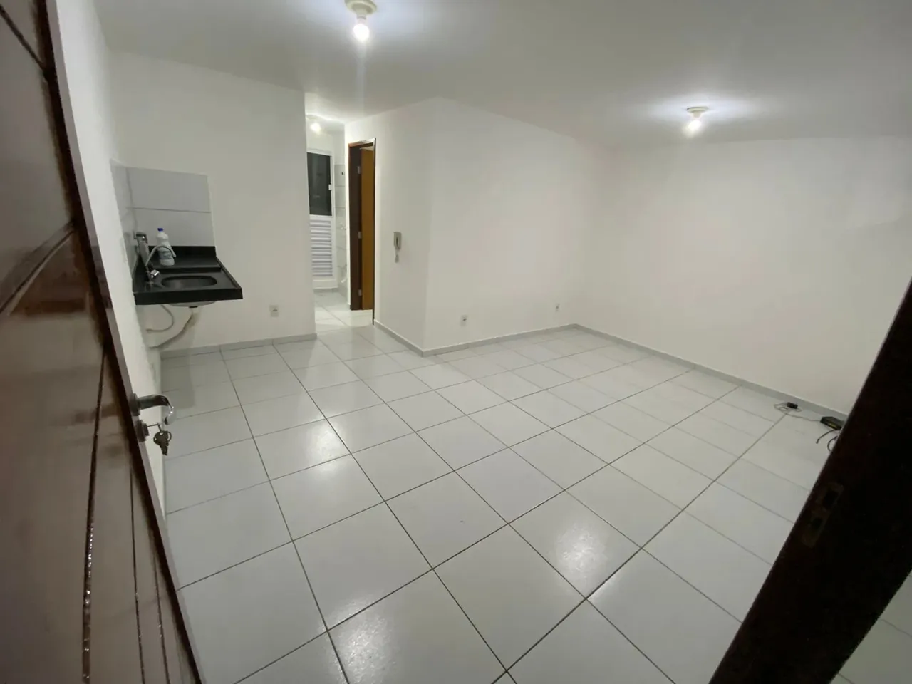 Apartamento COND. RESID. MONTREAL, R$ 1.100 reais, incluso Cond. , IPTU, Água, Internet.
