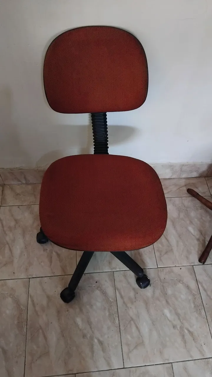 Cadeira de Escritório Ergonômica e Confortável