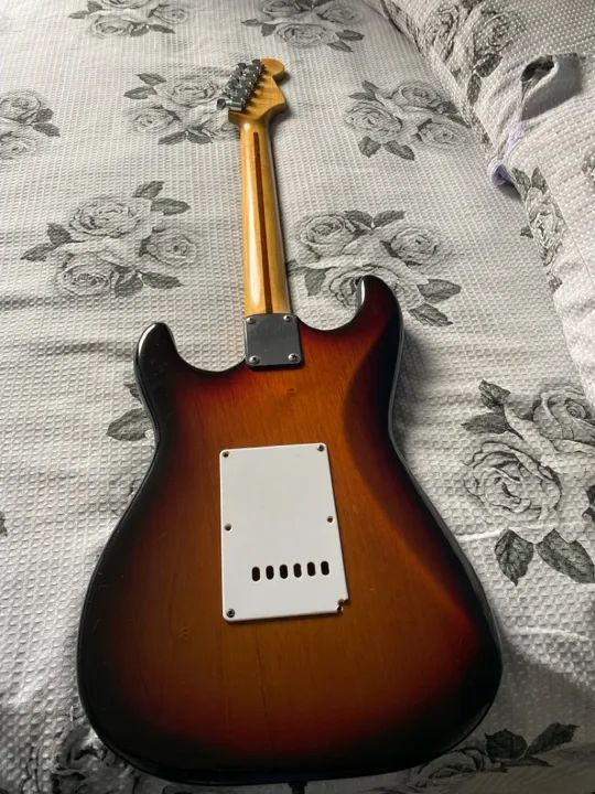 Guitarra Fender Luthier (Troco)