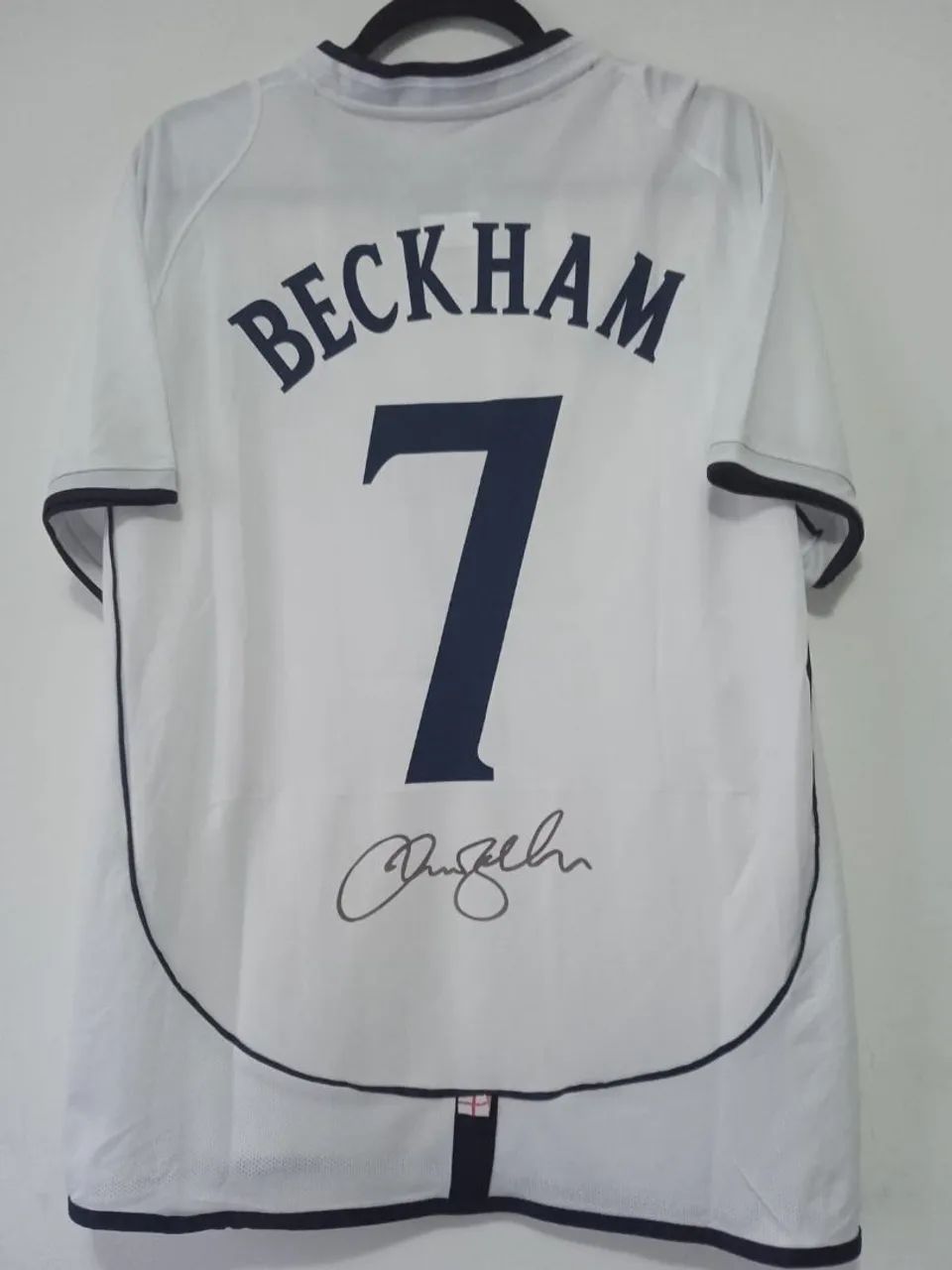 Camisa Inglaterra Copa Mundo 2002 #7 Beckham Autografada
