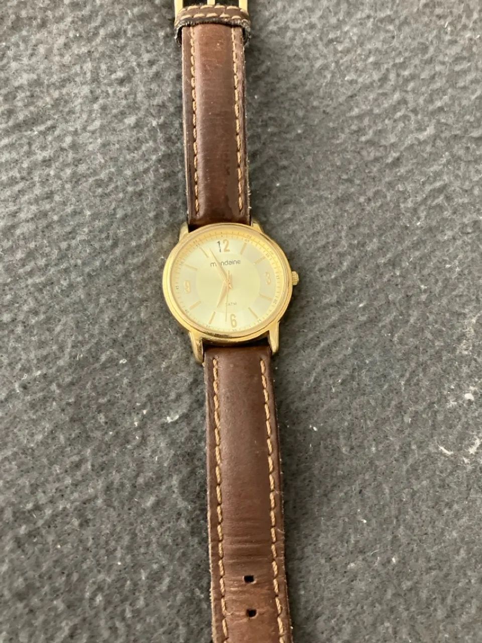 Relógio Mondaine Dourado com Pulseira de Couro - Foto 2
