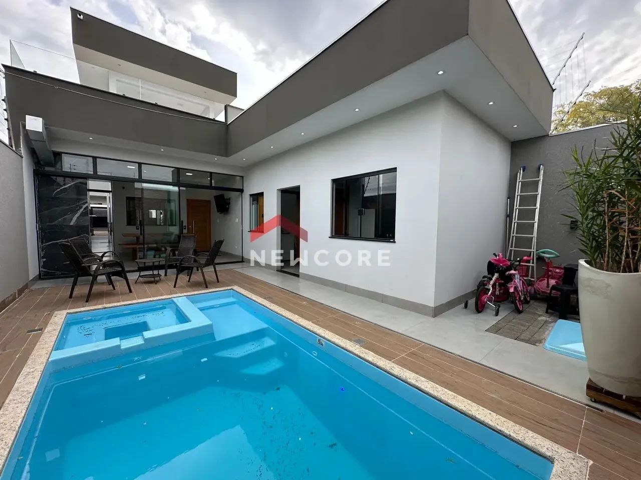 Casa em Rua Pioneiro Hideo Toda - Zona 31 - Maringá/PR - Foto 3