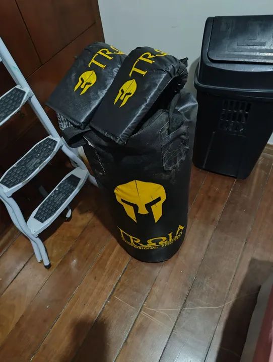 Kit de Muay Thai - Bolsa de Pancada + Luvas