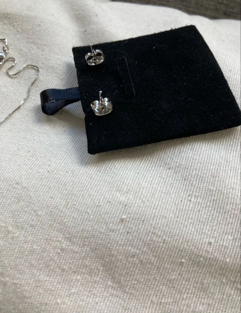 Conjunto brinco e colar com pedra preta - Foto 2