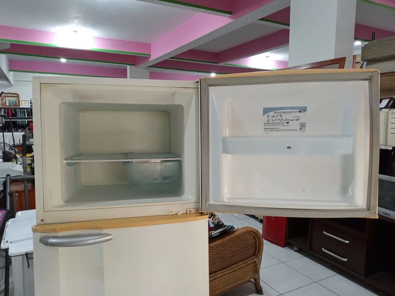 Geladeira Duplex Electrolux 365 Litros  - Foto 6