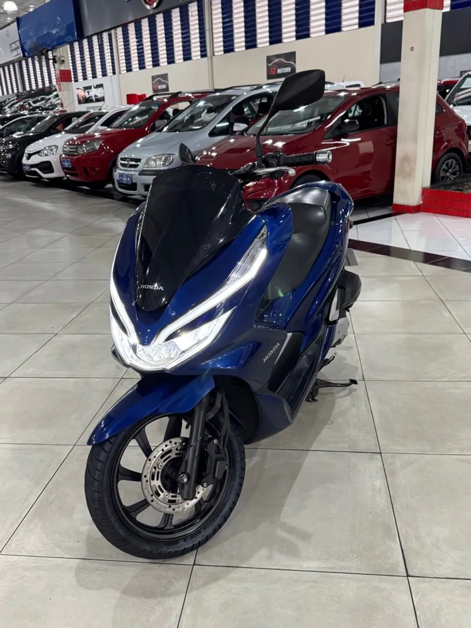 Honda PCX 150 baixo KM - Foto 2