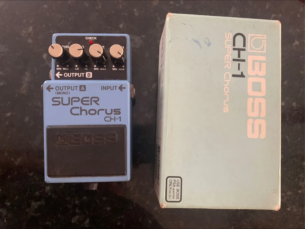 Pedal de Efeito Boss Super Chorus CH-1