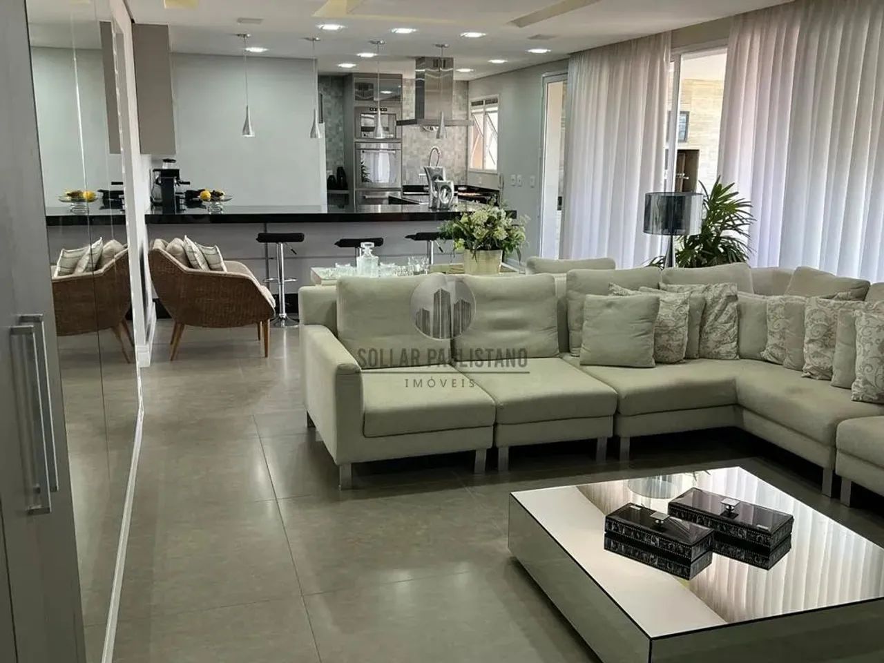 LOCAÇÃO apto 141m2 - 3DOR./3 suÍtes/ 2 Vagas - **MOBILIADO**