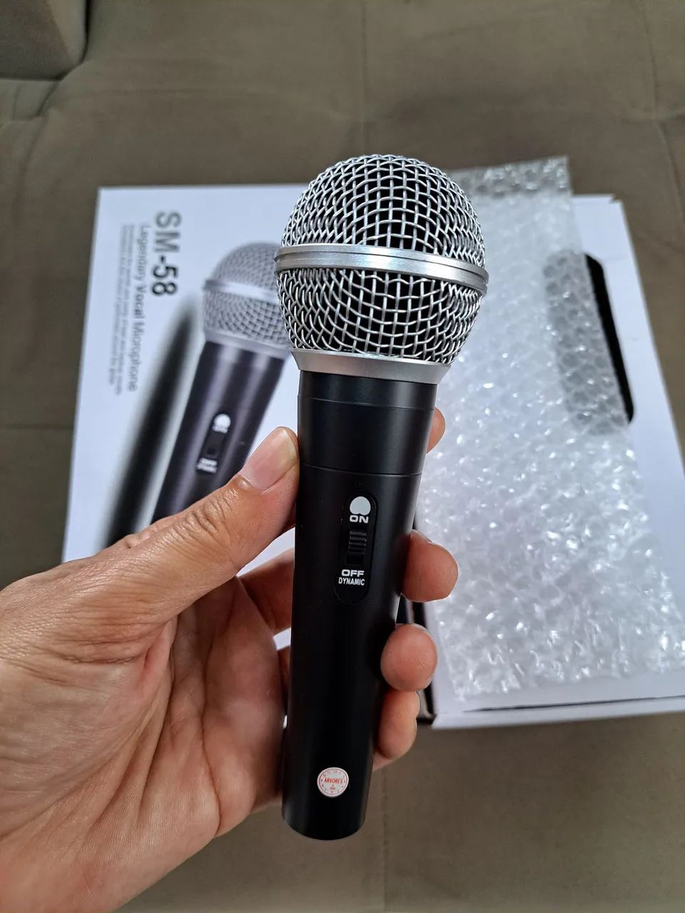 Microfone SM58 com fio 