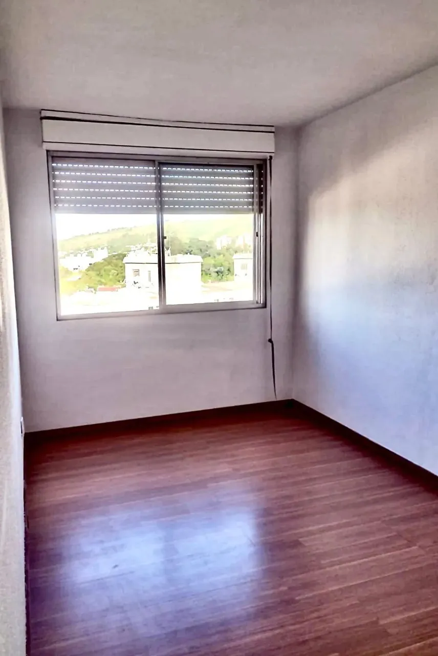 Oportunidade em Porto Alegre: Apartamento com 2 Dormitórios, 1 Vaga no J Sabará