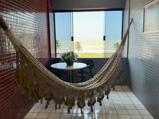 Apartamento em Intermares com 04 quartos, sendo 02 suítes e com vista mar perfeita.