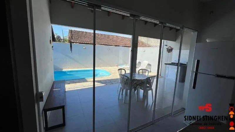 Linda casa na Praia. Possui Piscina. Confira! - Foto 4