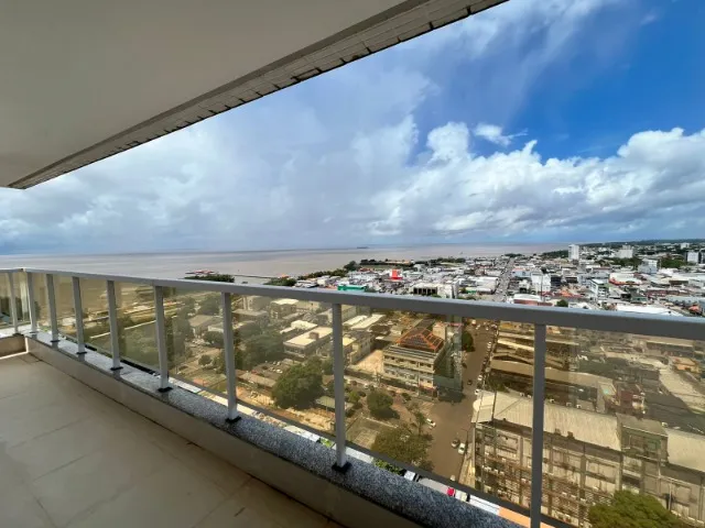 Vende-se Apartamento no 21º andar - Edifício Costa Norte - Centro de Macapá.