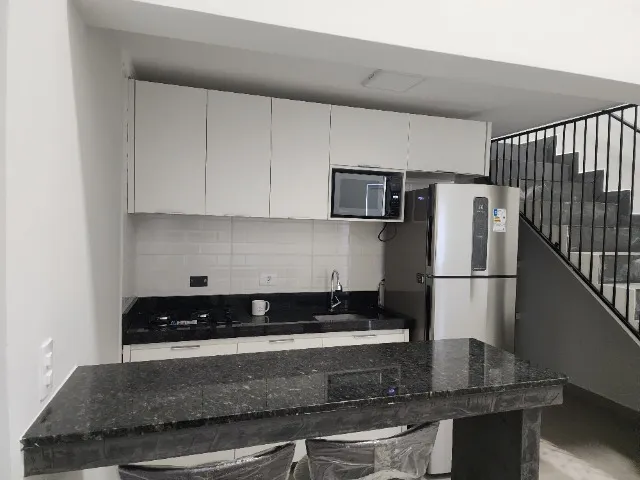 Aluga-se Lofts semi-mobiliado em Maringá. Ótima localização