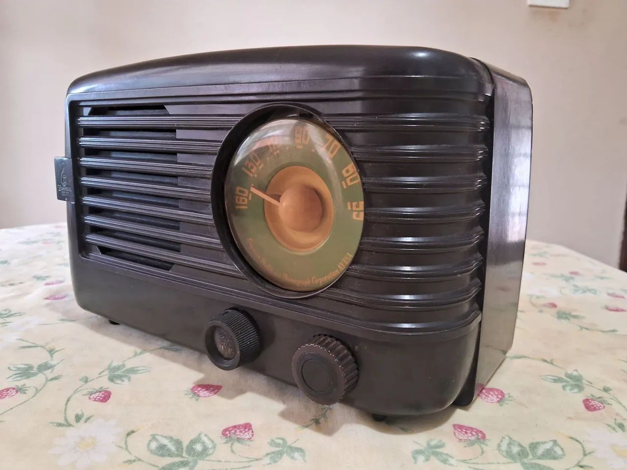 Rádio antigo valvulado Emerson - Foto 5