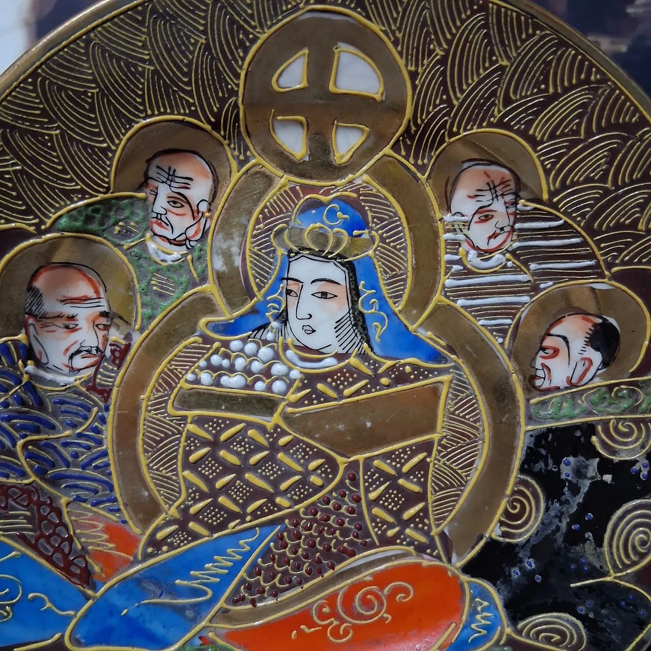 Prato decorativo Japonês   JH...Pintura craquejada..16 cm de diâmetro.  - Foto 3