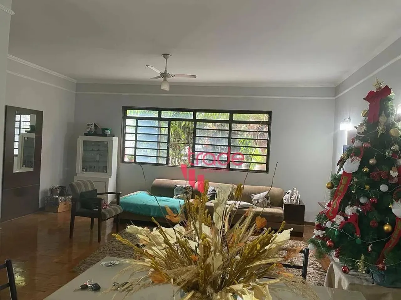 Casa à Venda de 03 Quartos no Bairro Jardim Macedo em Ribeirão Preto com Varanda Gourmet e