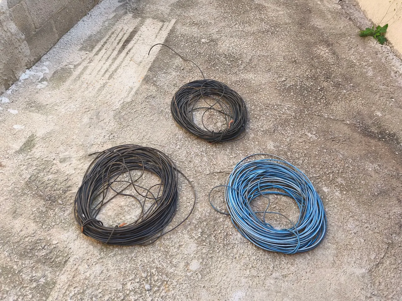 Cabos Elétricos 10mm. 3 rolos de 30 metros cada.- Fiações