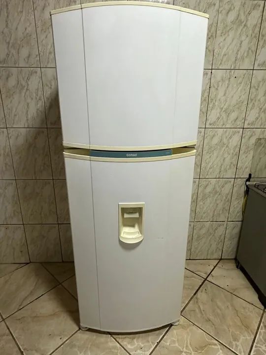Geladeira cônsul degelo 