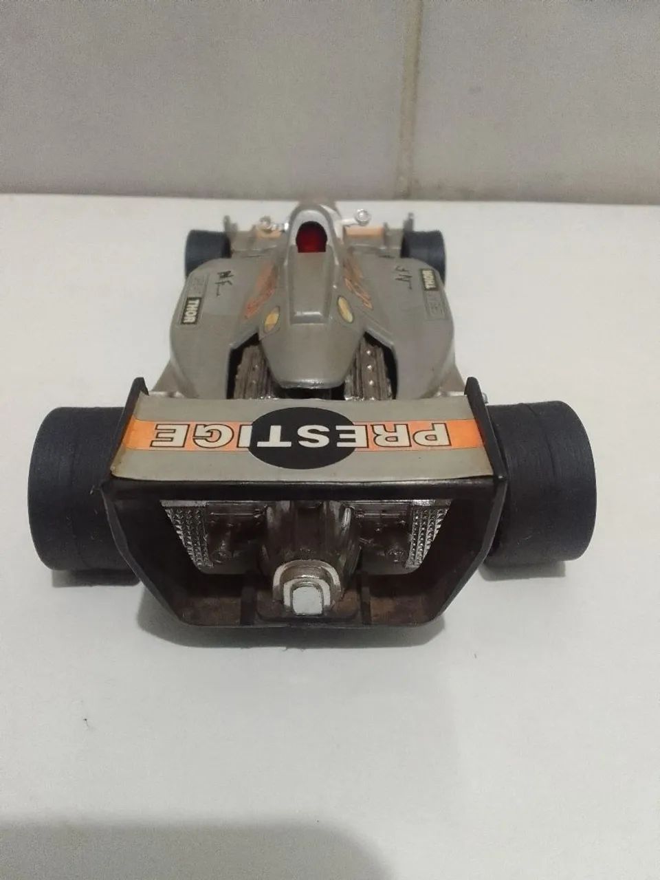 Carro de corrida colecionável - Foto 4