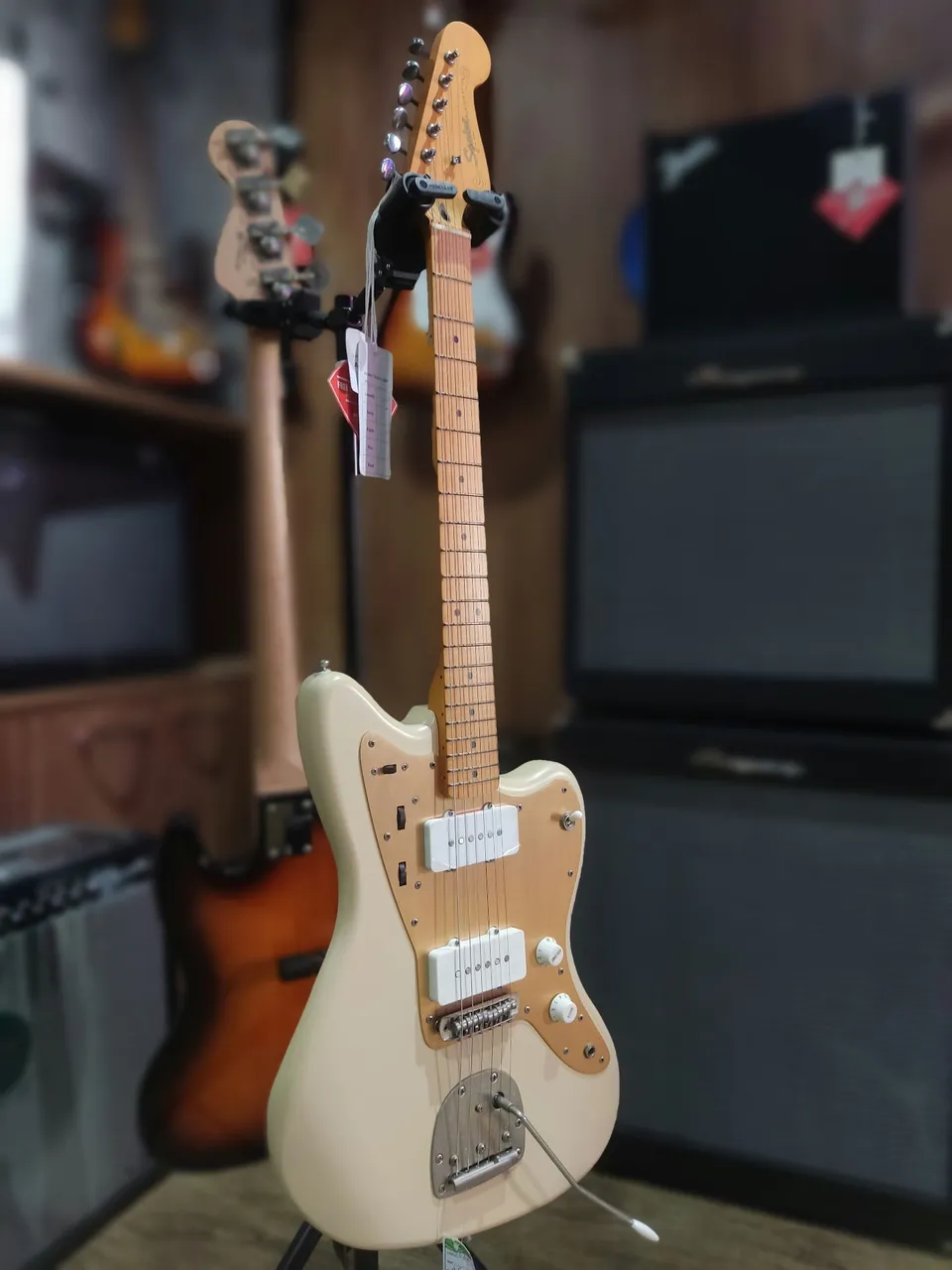 ギター Squier by Fender JAZZMASTAR 213561671262672.webp