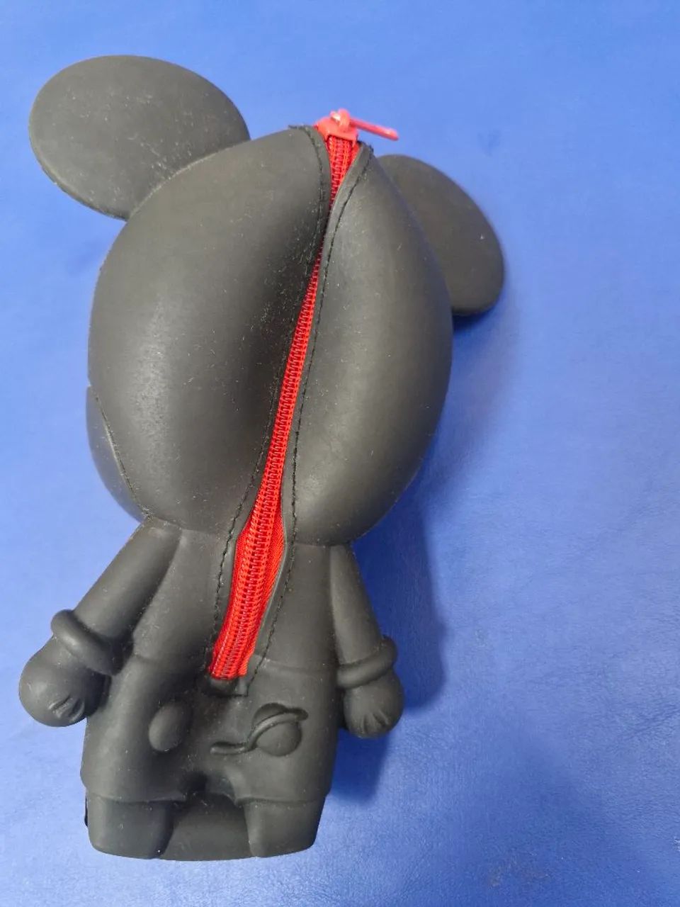 Estojo Mickey Mouse de Silicone Preto - Foto 4