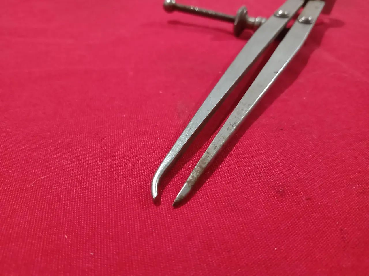 Straight and external measuring compass imported from England 6 inches64198293698177122