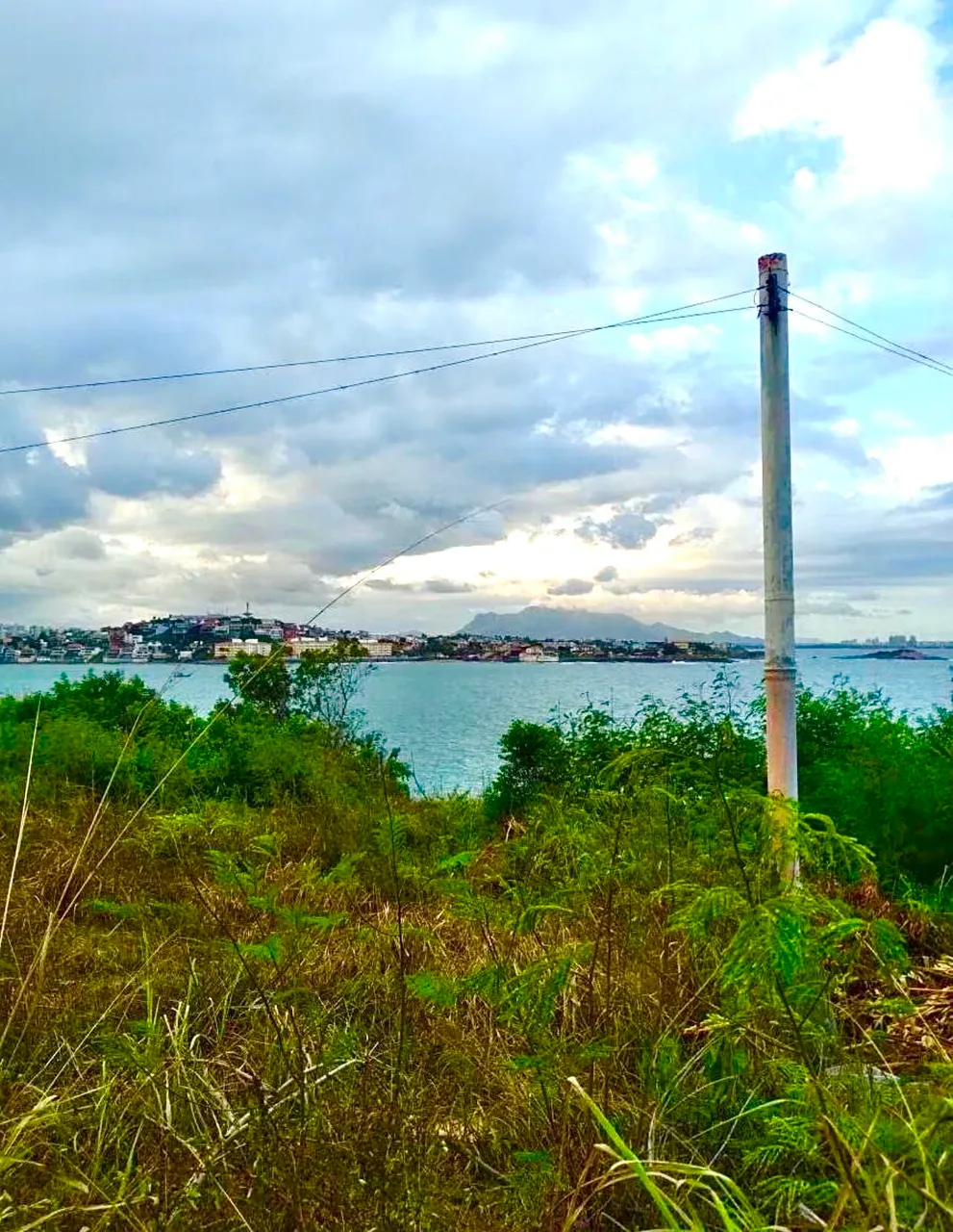 Terreno no morro do moreno frente para o mar