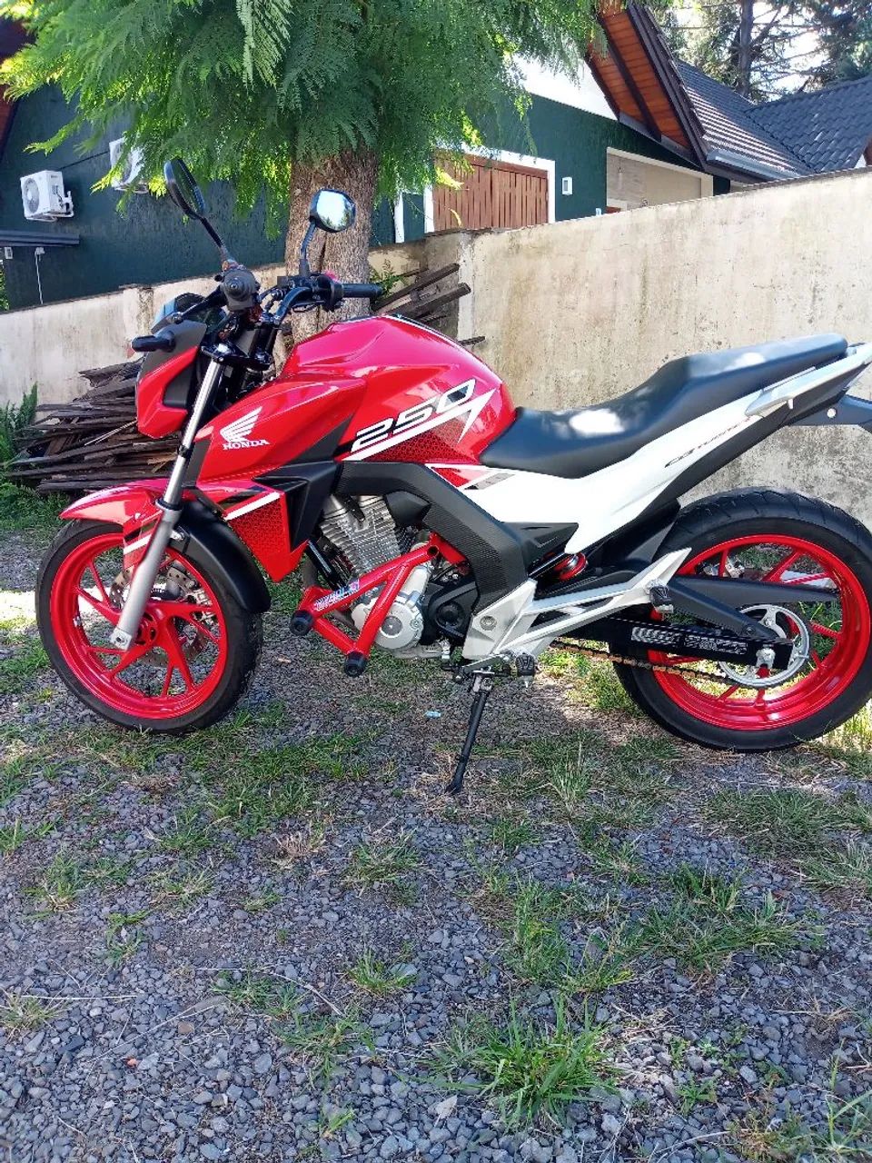 Honda CB-TWISTER 250 IMPECÁVEL 9 mil Km