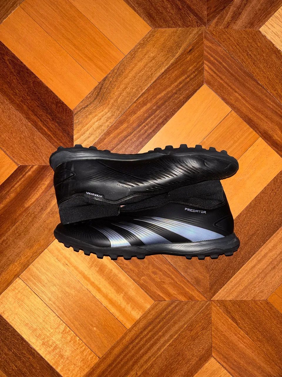 Chuteira Adidas Predator Society Preta