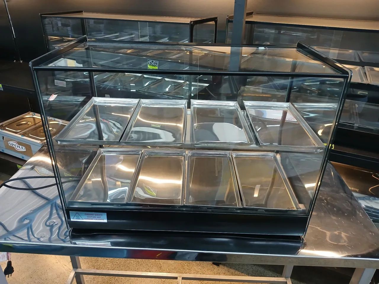 Estufa Quente Elétrica 8 bandejas Titã com Led